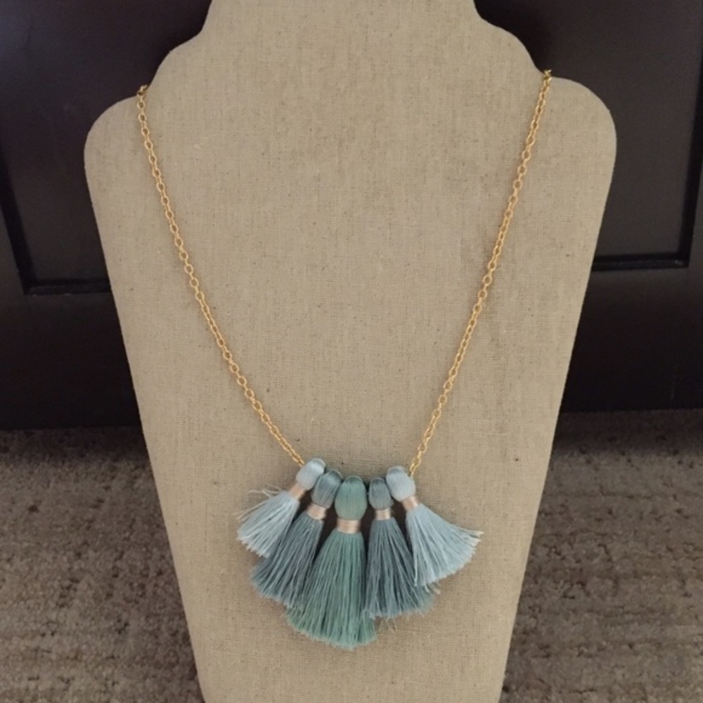 Miss Ivy Pearl Tassel Necklace